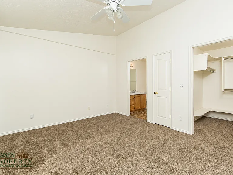 1042 N 1340 West Cir #1 — Photo 12