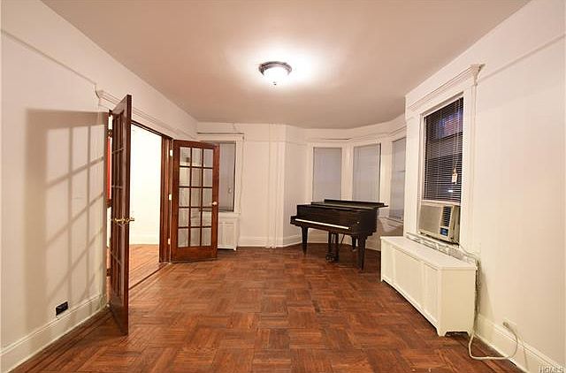 1st image of 2739 Claflin Ave