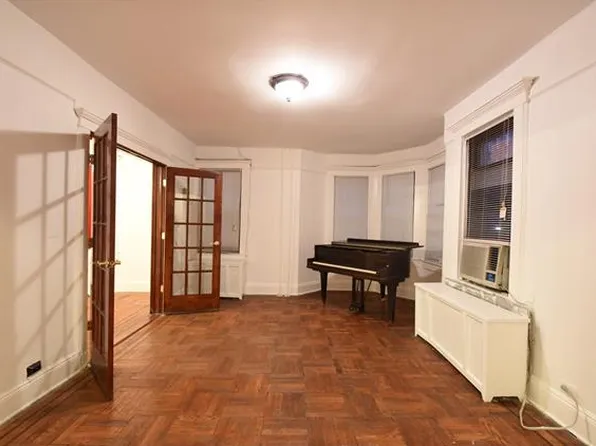 2739 Claflin Ave, Bronx, NY 10468