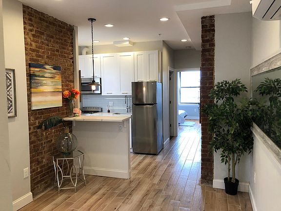 3rd image of 45 Clifton Pl #23F
