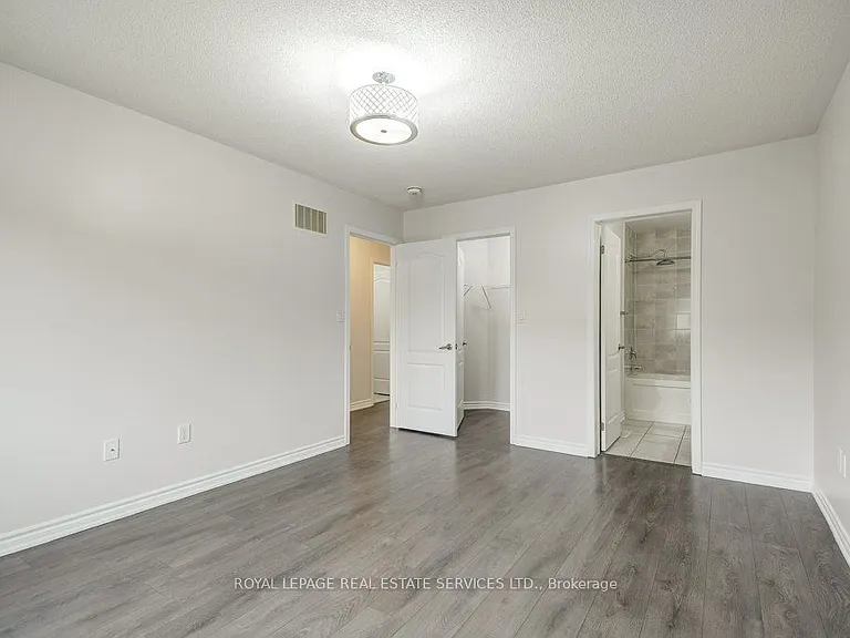 329 Gooding Cres — Photo 32