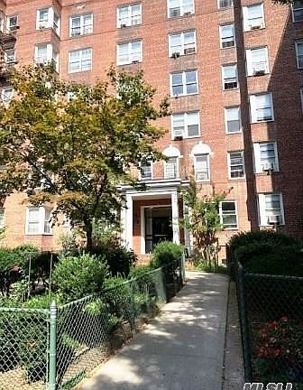 4th image of 86-11 34th Ave Unit 6C