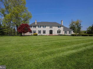 10 Beverly Hills Rd, Warminster, PA 18974