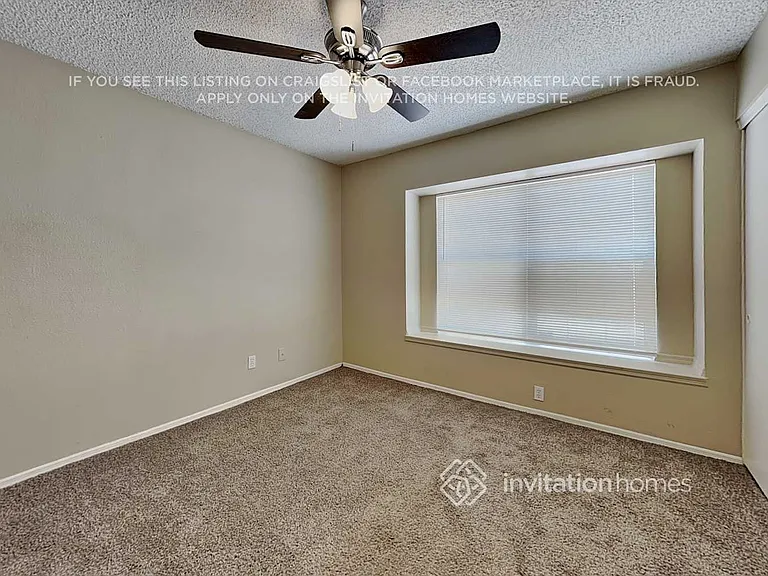 1102 E Utopia Rd — Photo 13