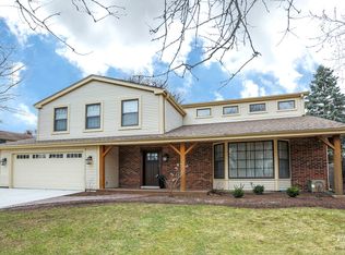 1611 Aztec Cir, Naperville, IL 60563