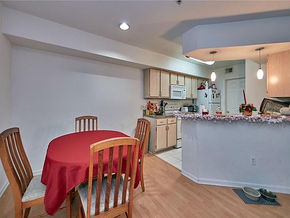4th image of 725 Crest Pines Dr APT 435