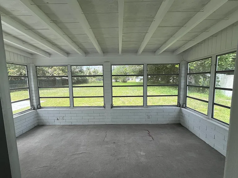 213 NE Prima Vista Blvd — Photo 10