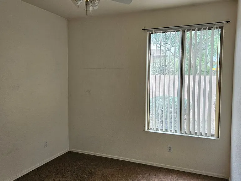 890 E Kyle Ct — Photo 22