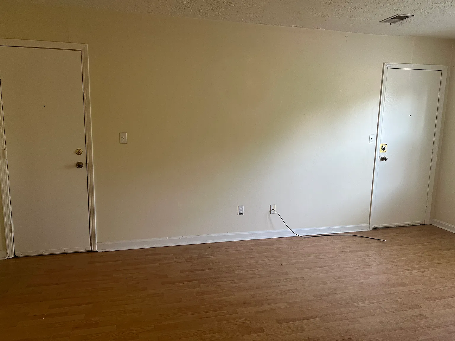 2 bed, 1000 sqft, $1,000 — Photo 4