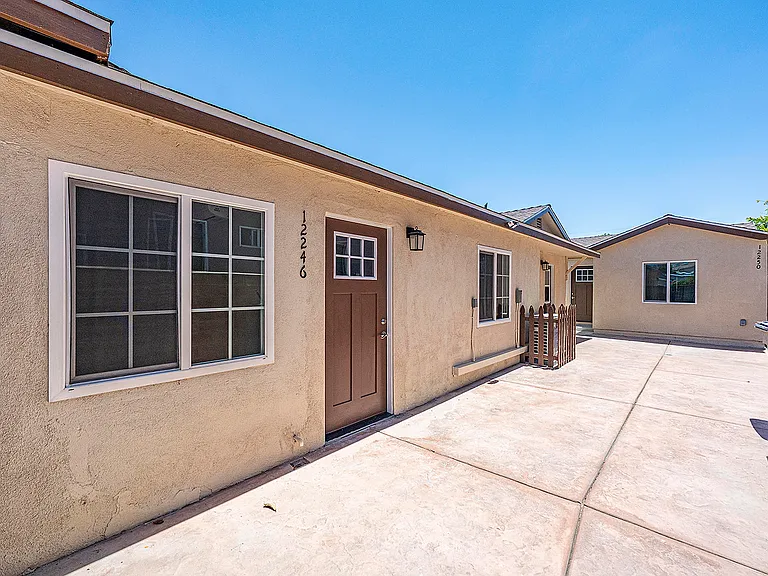 12250 Carver Ln — Photo 9