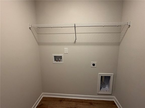 3rd image of 216 Hamilton St