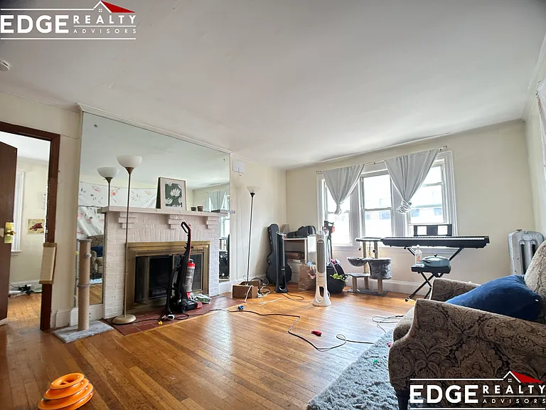 115 Lanark Rd — Photo 6