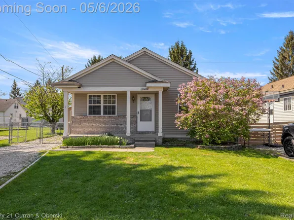 13230 Delavern St, Gibraltar, MI 48173