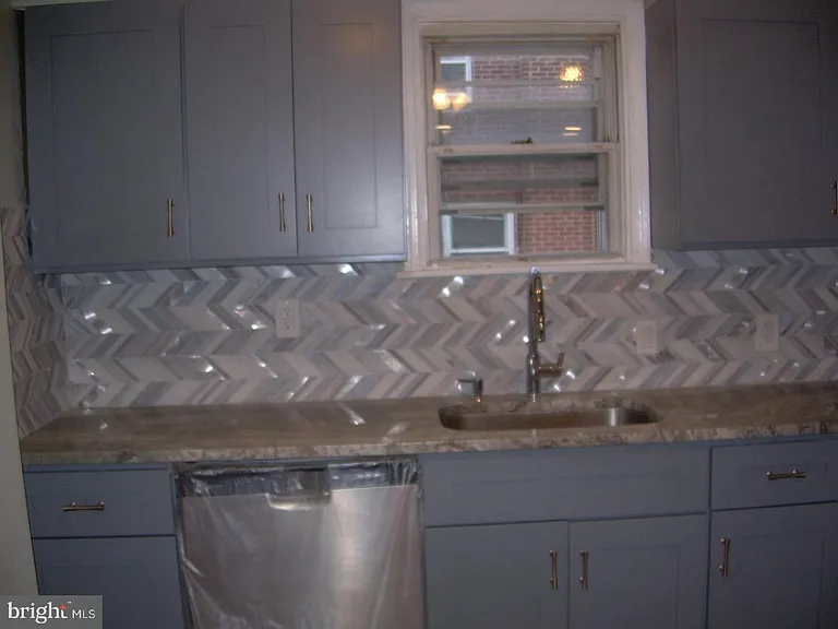 853 Anchor St — Photo 4