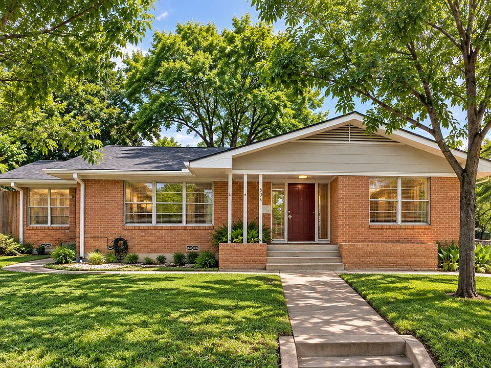 1st image of 604 Bellevue Pl