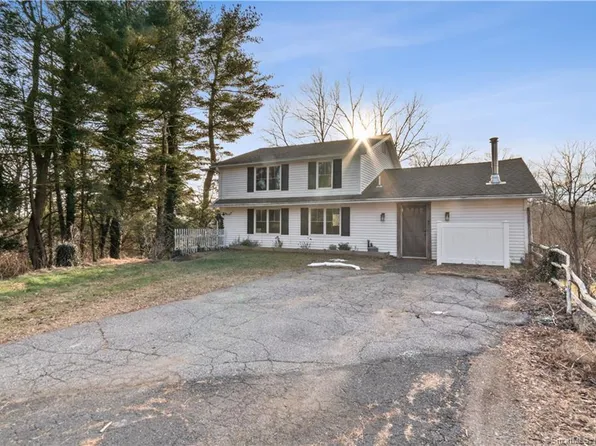 203 Carmel Hill Road, Woodbury, CT 06798