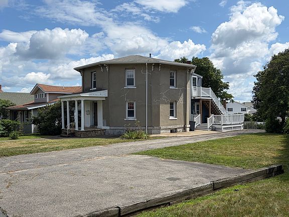 2nd image of 312 Plantation St
