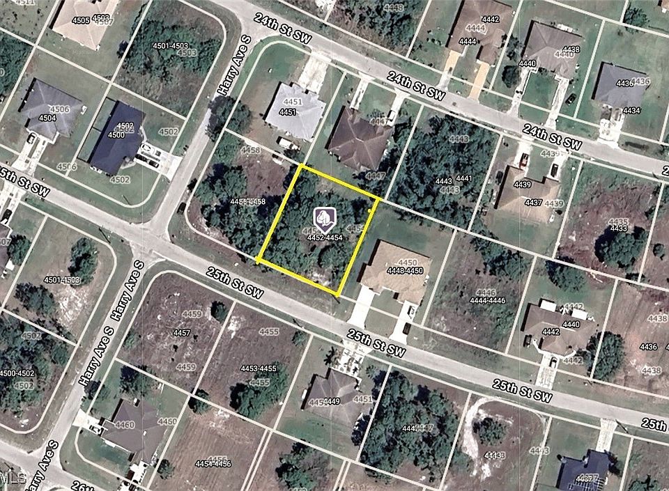 2nd image of 4452/4454 25th St SW