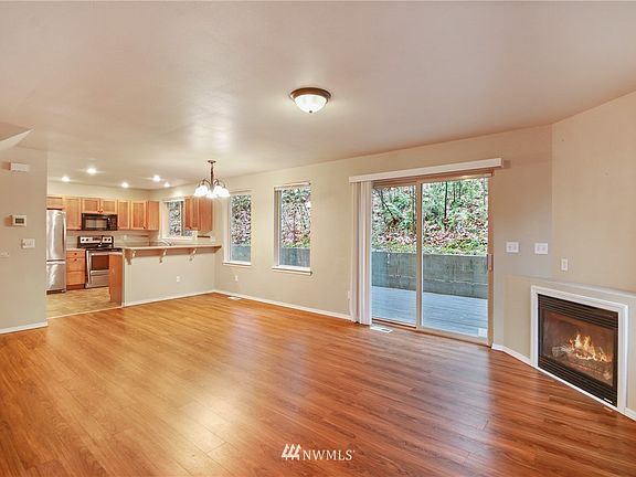 5th image of 17504 Clear Lake Blvd SE