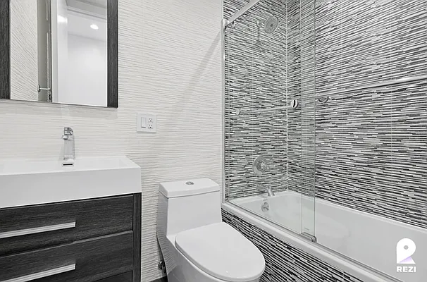 Rented by REZI | media 10