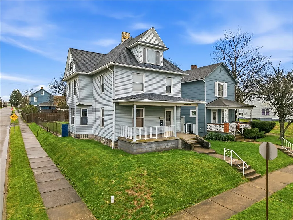 753 Spruce Ave photo 1