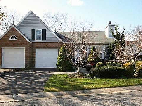 1st image of 28 Standish Dr