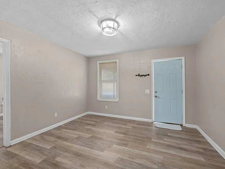 2101 W Romana St — Photo 5