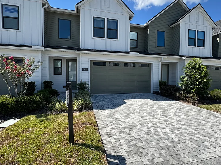 11423 Newtonian Blvd — Photo 1