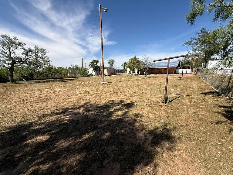 1314 Mesquite St — Photo 5