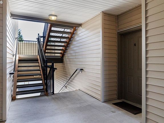 4th image of 600 NW Lost Springs Ter Unit 301