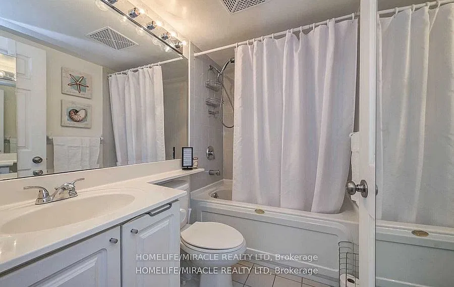 11 Lee Centre Dr #2305