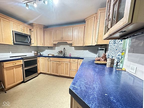 5th image of 1414 E 116th St