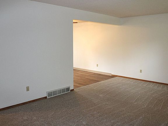 3rd image of 2407 Sunstone Dr