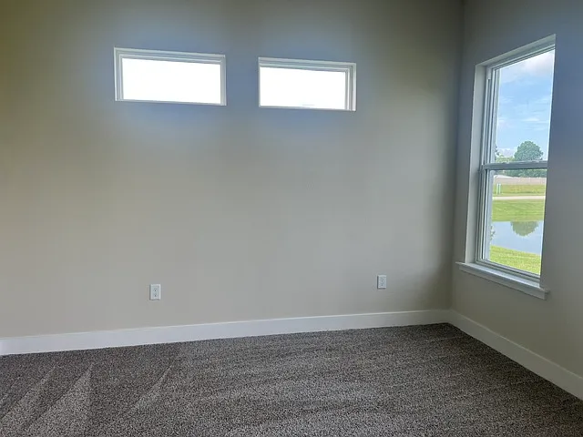 2104 Sarah Way — Photo 11