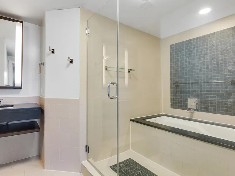 601 Observer Hwy #502 — Photo 7