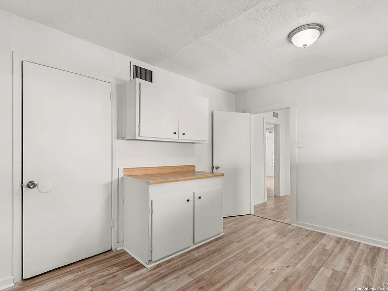 2031 Lamar St — Photo 16