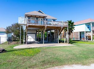 1985 Matt Dr, Crystal Beach, TX 77650