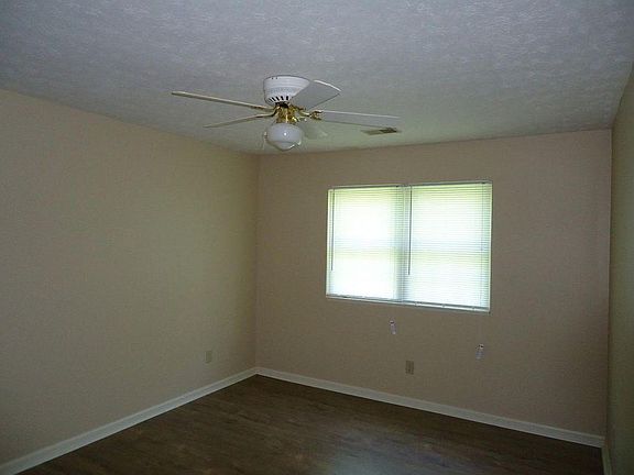 4th image of 609 Hillbrook Dr