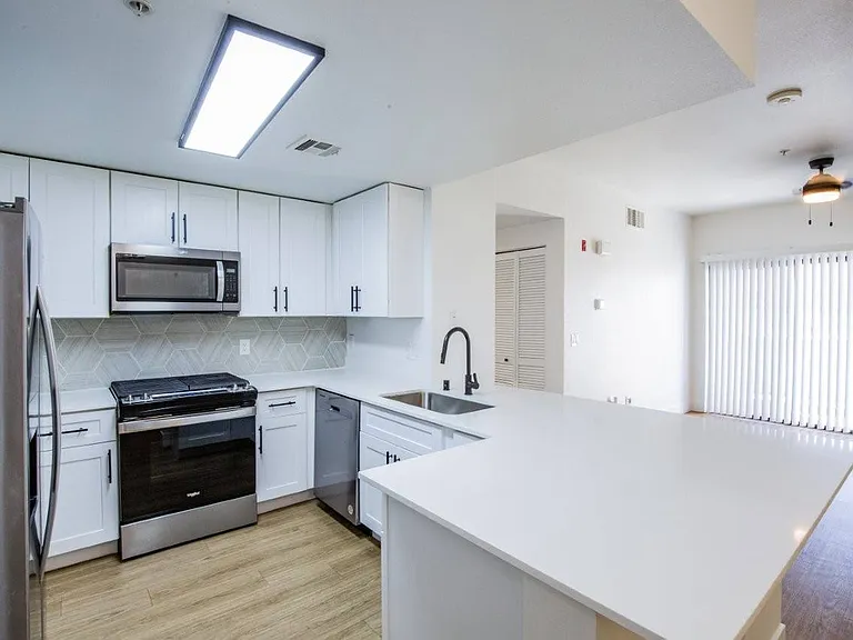 Colton Apartments — Photo 1