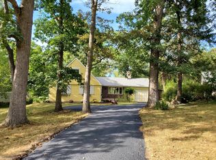 9100 W 123rd St, Palos Park, IL 60464