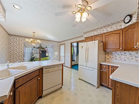 4th image of 125 Augusta Dr