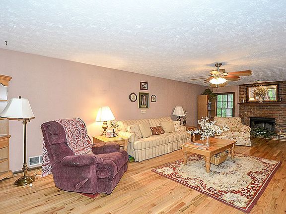 Living Room, Wood Burning FP