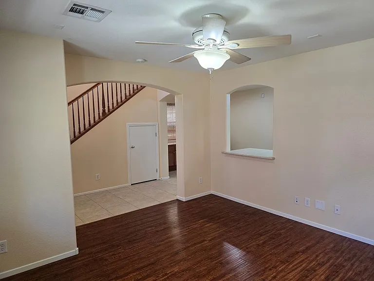 9160 Column Ct — Photo 17