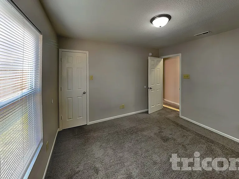 8039 Retreat Ln — Photo 11