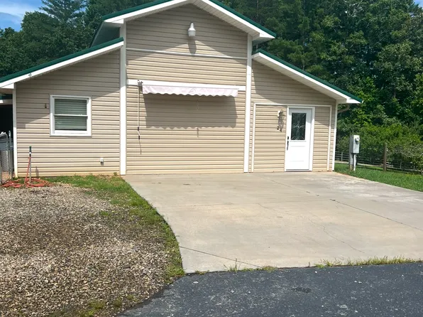24 Princess Ln, Blairsville, GA 30512