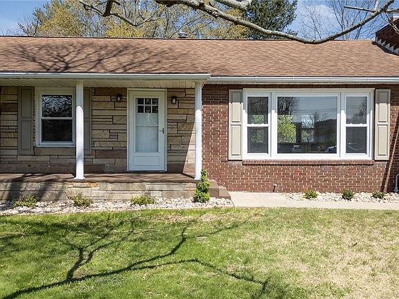 2nd image of 214 Walnut Dr