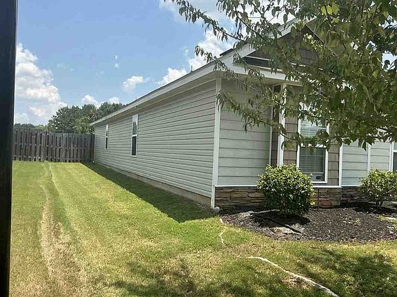 3rd image of 3215 Windwood St