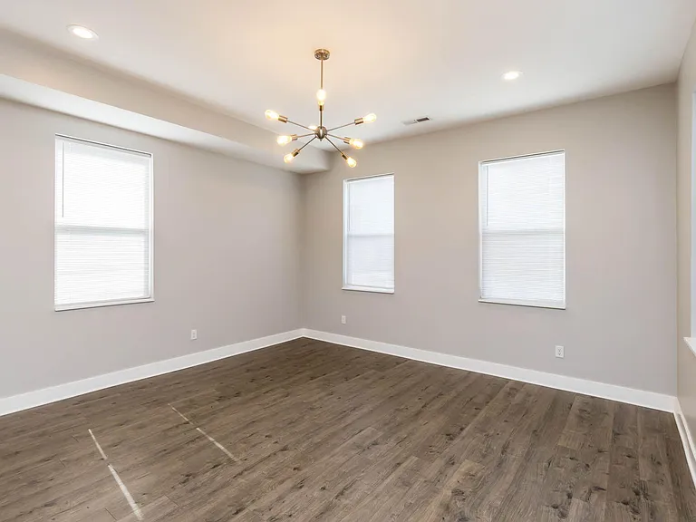 800 E Cherry St — Photo 12