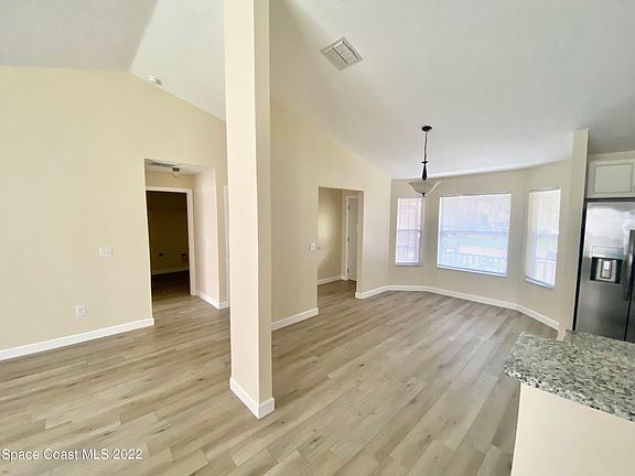 5th image of 2435 Palisades Dr SE