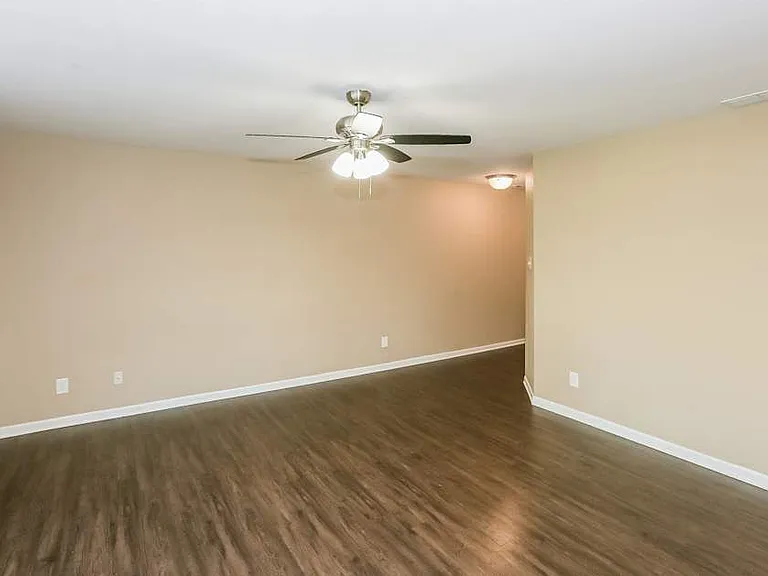 612 N Mulberry St — Photo 10